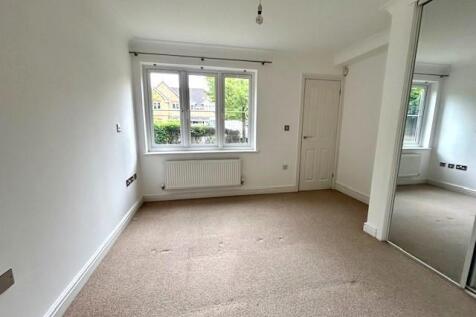 1 Clarendon Place bedroom 1.jpg