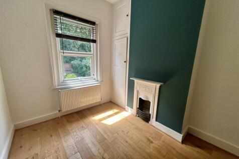 26 Union Street bedroom 3.jpg