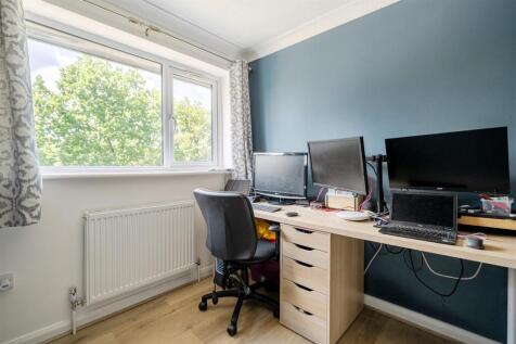 3 Croft Way bedroom 5.jpg
