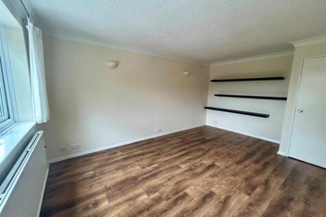 120 Henley Drive lounge.jpg