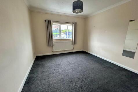 104 Mytchett Road bedroom 2.jpg