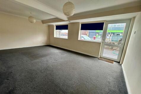 104 Mytchett Road lounge.jpg