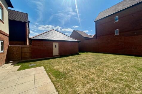 3 Lovejoy Road garden4.jpg