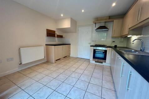5 Le Freth Drive kitchen 1.jpg