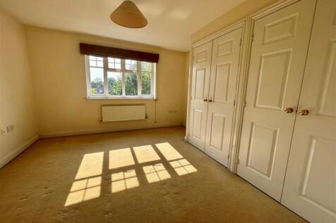5 Le Freth Drive bedroom.jpg
