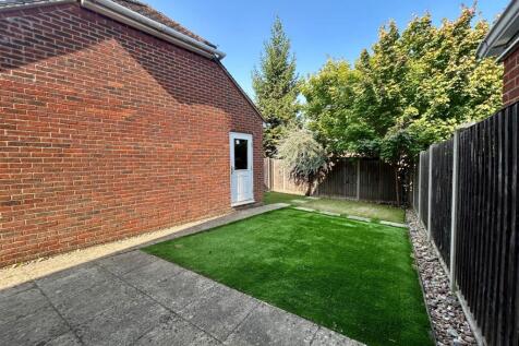 5 Le Freth Drive garden.jpg