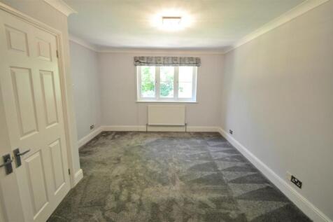 Bedroom 1.jpg