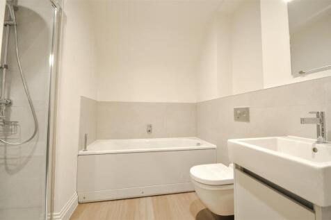 Upstairs bathroom.jpg