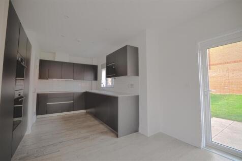 Kitchen 2.jpg