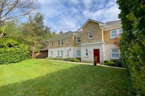 15 Brock Gardens front.jpg