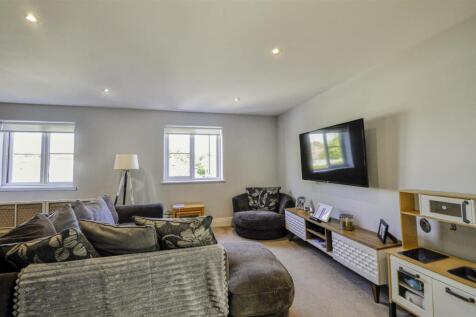 Sitting room 2.jpg