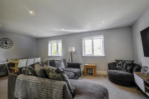 Sitting room 3.jpg