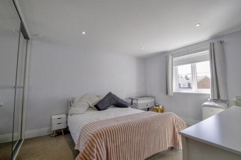 Master bedroom.jpg