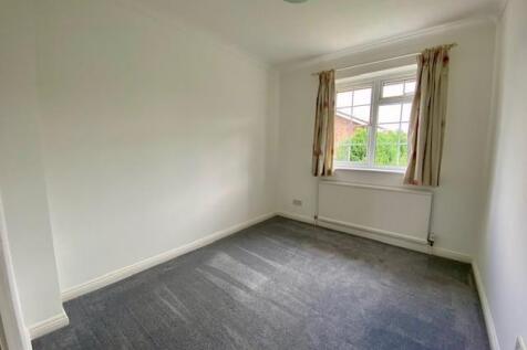 30 Kevins Grove Bedroom 3.jpg