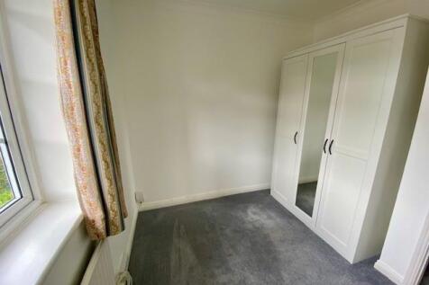 30 Kevins Grove Bedroom 4.jpg