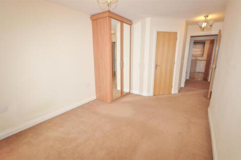 Bedroom 1.jpg