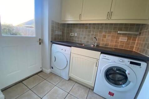 11 West Tisted Utilty room.jpg