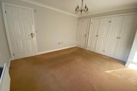 11 West Tisted bedroom bedroom 1.jpg