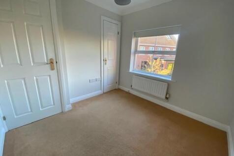 11 West Tisted Bedroom 3.jpg