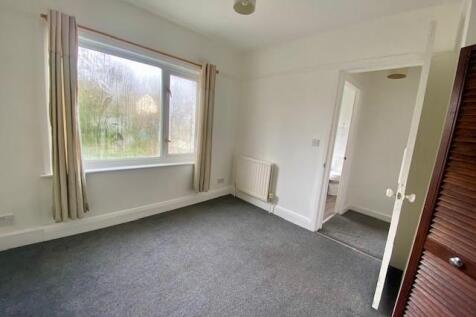 167 Rectory Road bedroom 1.jpg