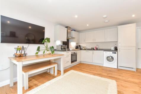 Lounge/Kitchen