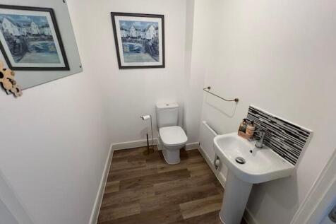 Cloakroom/wc