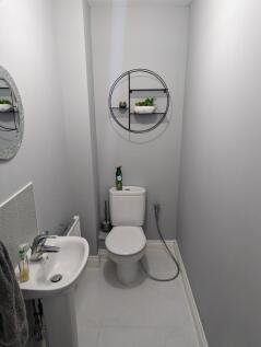 Cloakroom/wc