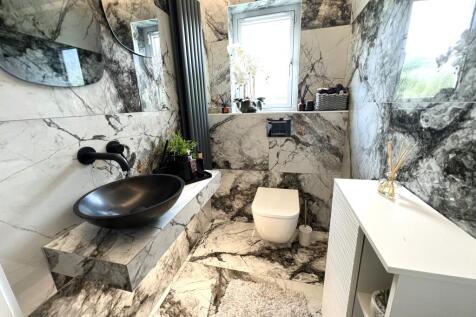Cloakroom/wc