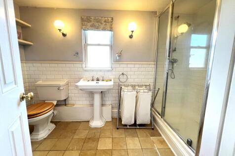 En-suite Bathroom