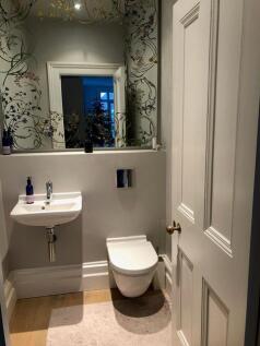 Cloakroom/wc