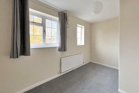7 - Bed2.jpg