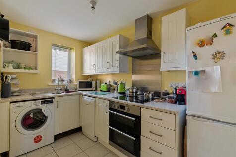 Kitchen a.jpg