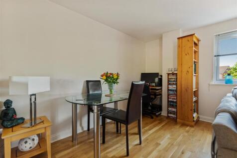 Dining Area.jpg