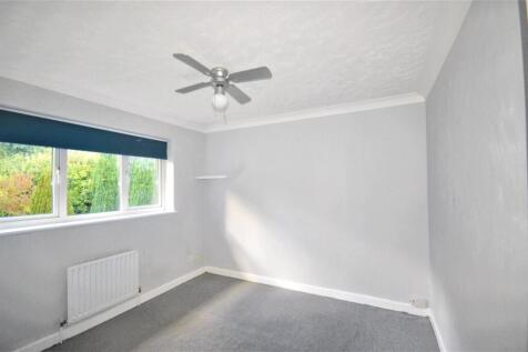 Bedroom 1.jpg