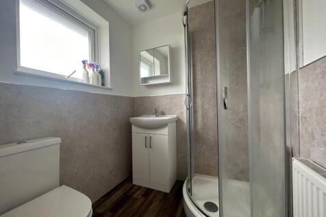 Bathroom 1.jpg