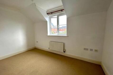 bedroom 2...jpg