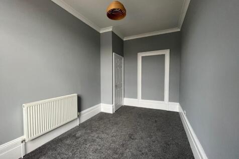 Bedroom 1.jpg