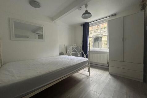 Bedroom 1..jpg