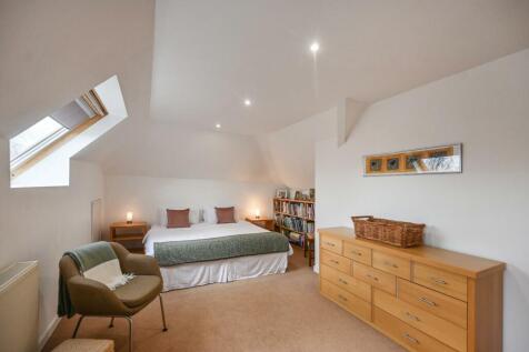 Court Cottage Ph76.jpg
