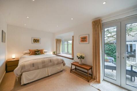 Court Cottage Ph38.jpg