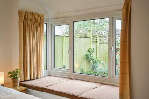 Court Cottage Ph42.jpg