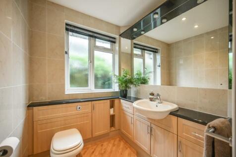 Court Cottage Ph62.jpg