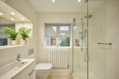 Court Cottage Ph66.jpg
