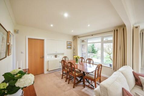 Court Cottage Ph86.jpg
