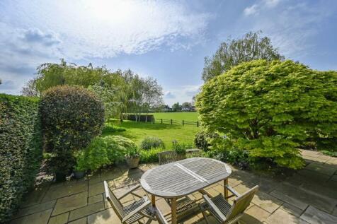Court Cottage Ph7.jpg