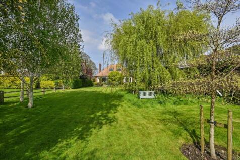 Court Cottage Ph18.jpg