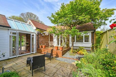 Court Cottage Ph38.jpg