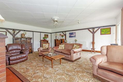 Reception Room-1.jpg