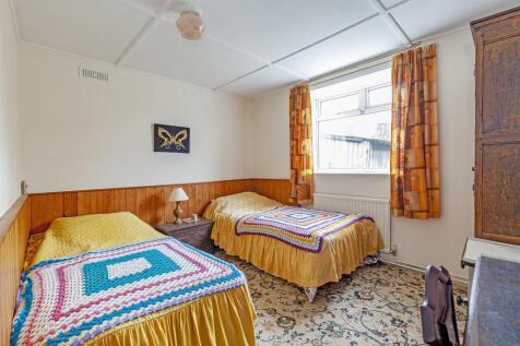 Bedroom 2-1.jpg