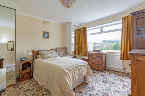 Bedroom 1-1.jpg